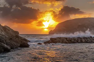 Campania Coastline Drucke: View of coastline at sunset from Sant'Angelo