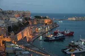 Drucke von Blick auf den Großen Hafen von Barrakka-Gärten in der Stadt Valletta in Malta am Mittelmeer und Europa Malta Drucke: Blick auf den Großen Hafen von Barraccagärten in der Stadt Valletta im Mittelmeer nahe Europa
