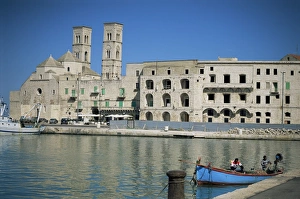 European Architecture Photos Drucke: View across harbour to Duomo Vecchio