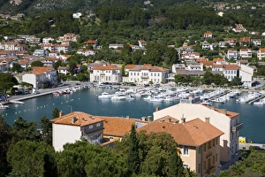 Horizontal Panorama Photography Drucke: View from hillside across colourful tiled rooftops to the harbour, Rab Town