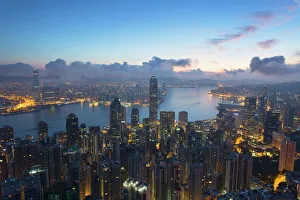 Chinesisch Drucke: Blick auf die Skyline der InselHongkong am Morgen in HongkongChinaAsien