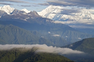 Indian Mountain Range Scenery Drucke: View of Kanchenjunga, Kangchendzonga range, Hanuman Tok viewpoint, Gangtok