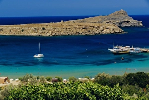 Greek Coastal Towns Drucke: View of Lindos Bay