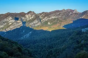 Chechnya Landscape Drucke: View of mountains and valleys in remote Chechnya