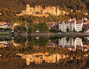 Neckar River View Germany Drucke: View over the Neckar River to the castle at sunset, Heidelberg, Baden-Wurttemberg
