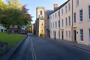 Grafschaft Durham Drucke: Blick nordwärts entlang der North Bailey unterhalb des Kathedrals