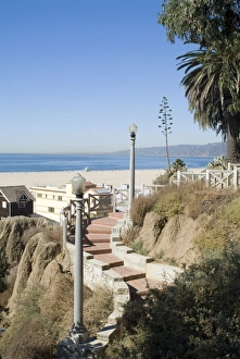 US West Coast Beaches Drucke: View from palisades down to beach