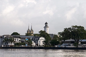 Surinam Drucke: Blick auf Paramaribo vom Fluss,Paramaribo,Surinam,Amerika Süd