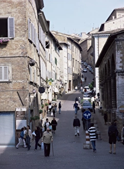 European Landmarks In Italy Drucke: View up Via Raffaello