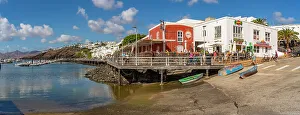Atlantic Ocean Views Europe Drucke: View of restaurant overlooking harbour