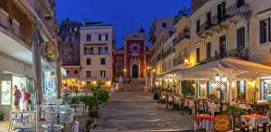 European World Heritage Sites Drucke: View of restaurants in Mitropolis Square