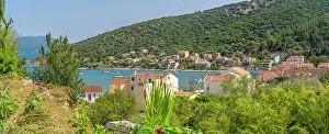 Ionian Islands Landscape Drucke: View of rooftops and town from elevated position in Agia Effimia