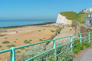 Brighton Beach Scene Drucke: View of Saltdean Cliffs from Saltdean Beach, Saltdean, Brighton, Sussex, England