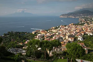 Berge Drucke: Blick auf Vesuvio und Tirrenisches Meer von oben über Sorrento