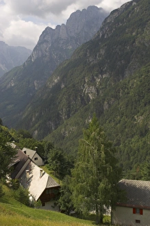 Julian Alps Scenery Drucke: Village of Strmec