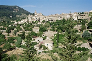 Mediterranean Europe Travel Destination Drucke: Village of Valldemossa