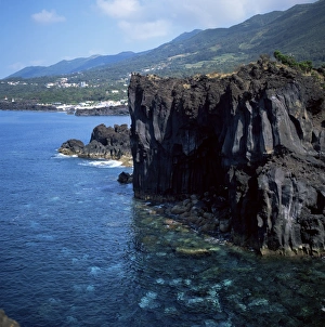 Portuguese Nature Photography Drucke: Volcanic coastline