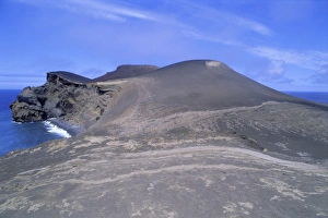 Volcanic Landscape Portugal Drucke: Volcanic landscape