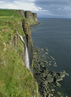 Colorful Scottish Landscapes Drucke: Waterfall over cliff into the sea