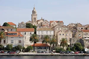 Drucke von Küstenpromenade in Korkula an der Adria-Küste von Dalmatien im Kroatischen Europa Kroatien Drucke: Küstenabschnitt in Korkula am dalmatinischen Küstenstück Kroatiens im Ärmelkanal Europa