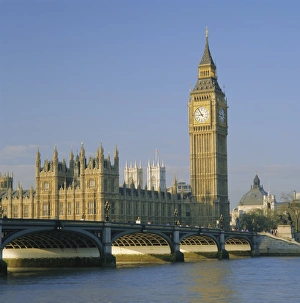 Drucke von Westminsters Brücke am Fluss Themse mit dem Parlamentsgebäude und der Glockenturm Big Ben in LONDON im Vereinigten Königreich Westminster-Brücke Drucke: Das Parlamentsgebäude in Westminster