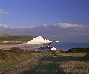 Seven Sisters Cliffs Drucke: White chalk cliffs of the Seven Sisters at Cuckmere Haven, seen from near Seaford