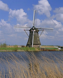 Kinderdijk Windmill Drucke: Windmill on the canal