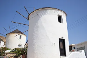 Windmill In Greece Drucke: Windmill in Chora Serifos, Cyclades, Greek Islands, Greece, Europe