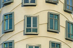 Czechia Tourist Attractions Drucke: Detail of windows of Dancing House (Fred and Ginger)