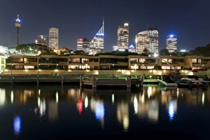 Sydney Skyline At Night Drucke: Wooloomooloo seafront and city in the background, Sydney, New South Wales