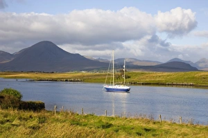Jachthafen im Hafengebiet von Lower Breakish nahe Broadford auf der Insel Skye in den Highlands