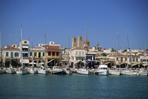 European Yacht Harbours Drucke: Yachts moored in harbour