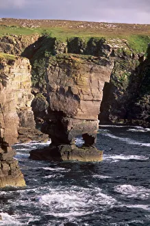 Travel Destinations In Great Britain Drucke: Yesnaby Castle sea stack