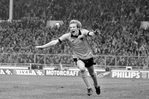 Finales der League Cup, Wolverhamptons FC gegen Nottingham Forest City, Andy Gray feiert den Siegtor