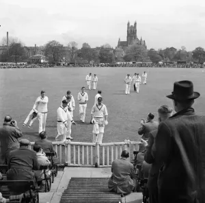 Die auf Tournee befindlichen Australier im County Ground von Worcester im Jahr 1953