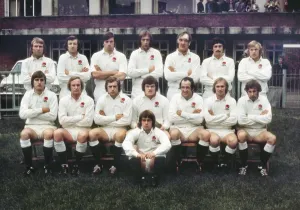 Das englische Team, das Wales im Jahr 1975 in der Five Nations gegenüberstand.