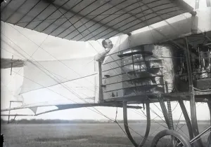 Historical Flight Images Drucke: Flight, SUP00045