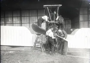 Pioneering Flight Technology Drucke: Flight, SUP00153
