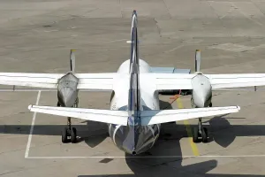 Drucke von BAC Express F 2 7 betreibt auf Behalf von FedEx vom Flughafen Birmingham (BHX) nach Paris Charles de Gaulle (CDG) Flug Drucke: G-JEAD