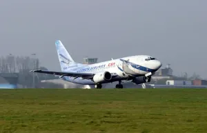 Drucke von 80er-Jubiläumsflug c/s 737-500 startet auf Rwy 33 in Birmingham (BHX) Flug Drucke: OK-DGL