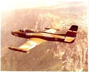 Jugoslawischer Luftraumfahrzeugflieger J-32