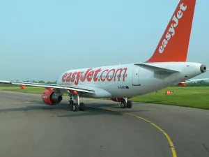 Aircraft Airbus A319 von easyJet am Flughafen London-Stansted