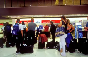 Modern Aircraft Ground Handling Drucke: Check-in Queue