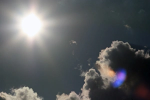 Photoslot Images Drucke: Sun and clouds