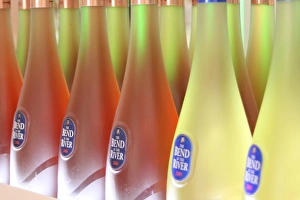 Commercial Use Images Drucke: Wine bottles
