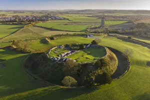 Salisbury Drucke: Luftaufnahme von Alt-Sarum in Salisburgnach Wiltshir und England im Herbst (November) 2021