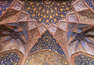 Die Inneneinrichtung des Grabes von Akbar in Sikandra aus dem Jahr 1613 im indischen Uttar Pradesh