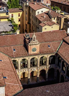 Altstadt von Bologna aus der Höhe des Archiginnasio in Italien - Region Emilia-Romagna