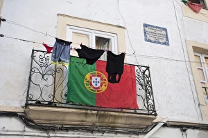 Mediterranean Style Homes Drucke: Balcony, Evora