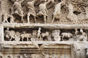 Basiliskrelief der Arkade von Septimius Severus im römischen Forum. Rom, Italien